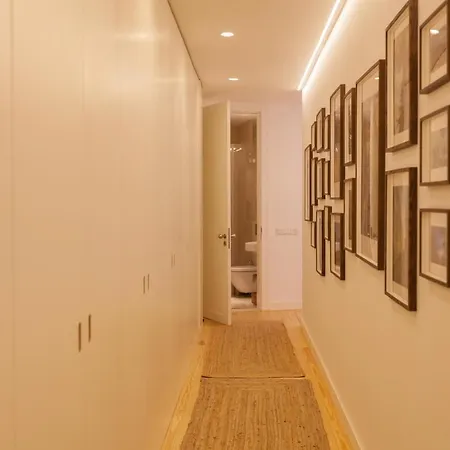 Flh Elegance With Pool & Parking - Non Touristic Apartment *