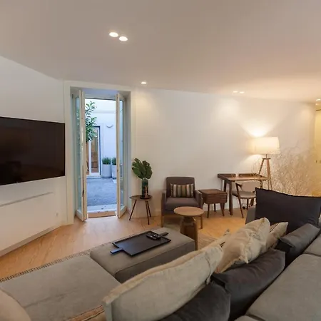 Flh Elegance With Pool & Parking - Non Touristic Apartment Lisbon